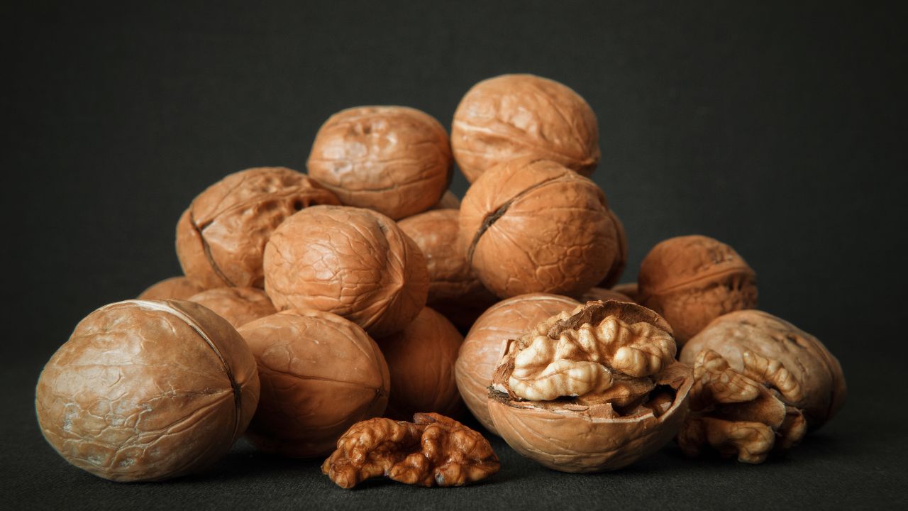 What to eat on an empty stomach: Start your day with walnuts to boost heart health, avoid diabetes